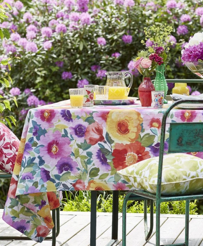 Summer Outdoor Furniture floral pattern